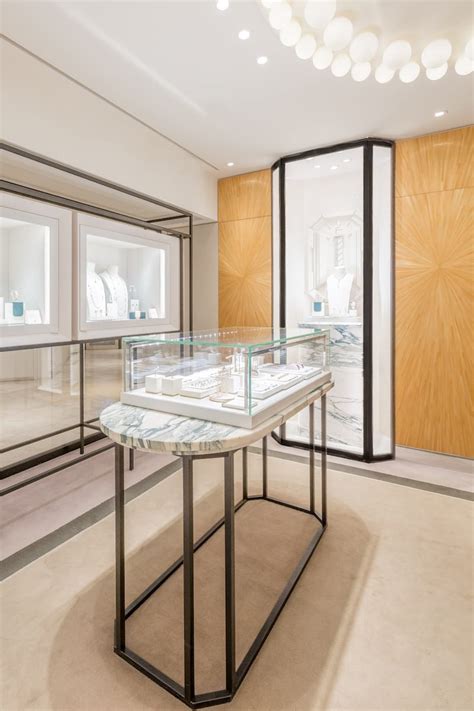 boucheron boutique.